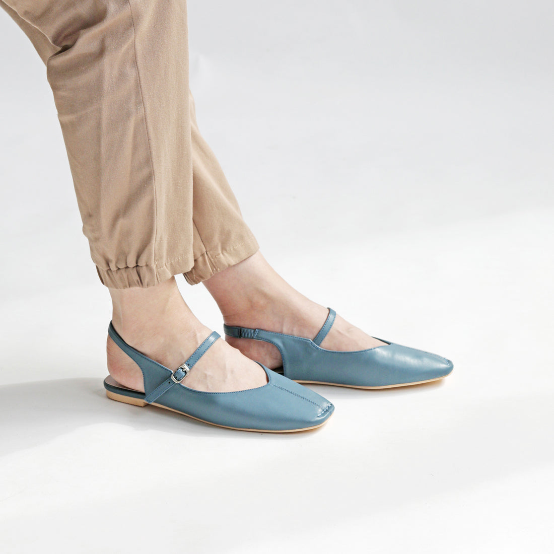 リーカ RiiiKa スクエアトゥバックバンドパンプス (blue) blue