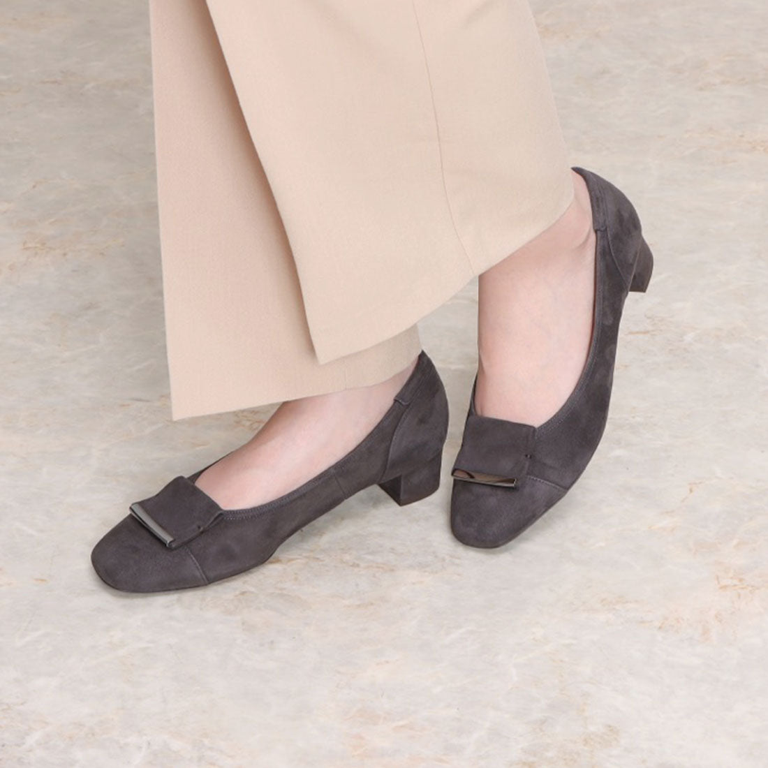 リズ ラフィーネ Riz raffinee 【3E】ローヒールスクエアパンプス