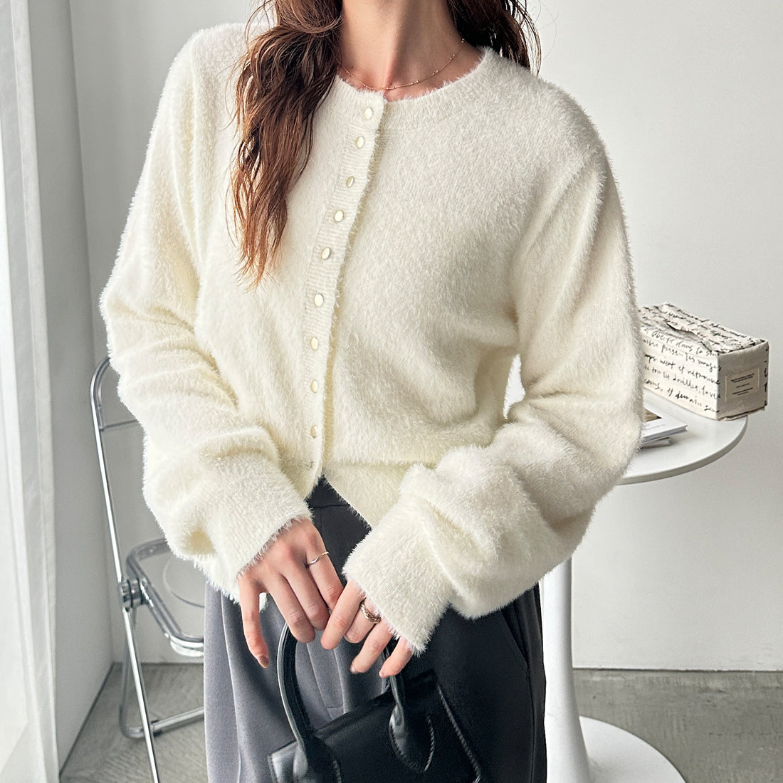 ジーラ GeeRA 裾スリットシャギーコンパクトカーディガン (アイボリー) アイボリー