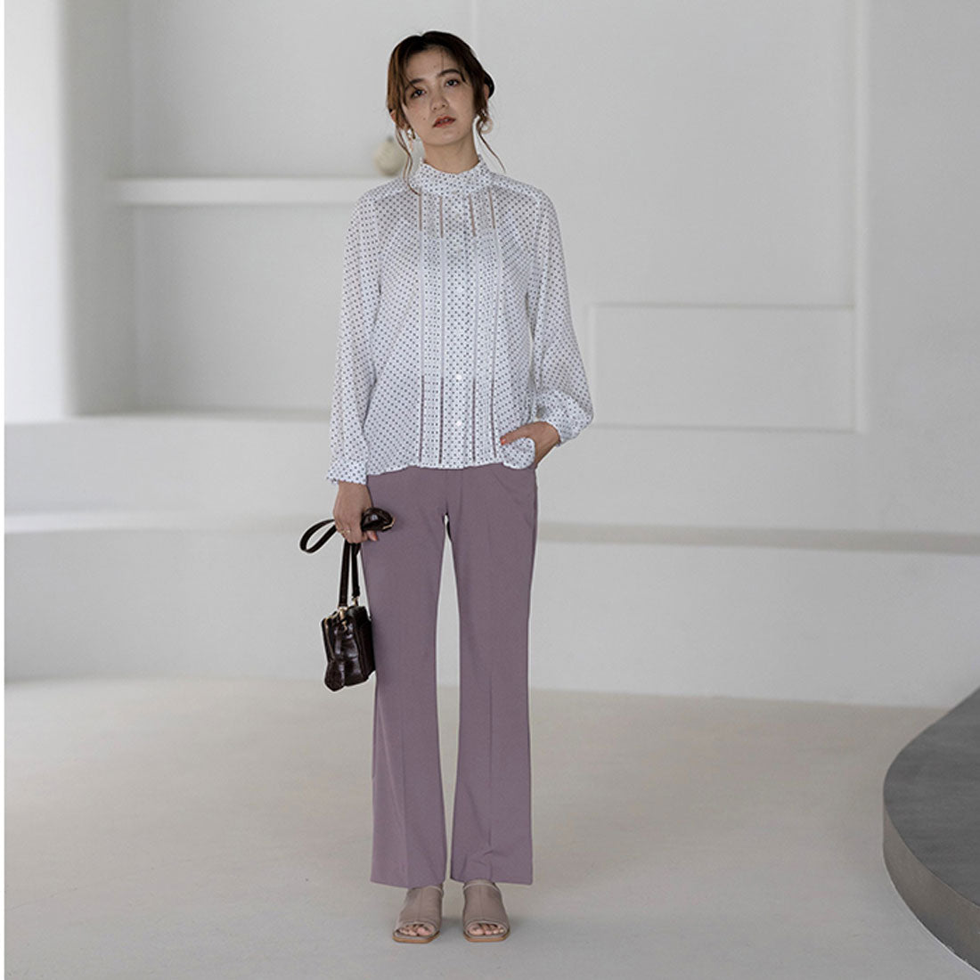 ジーラ GeeRA ドット柄ピンタックブラウス