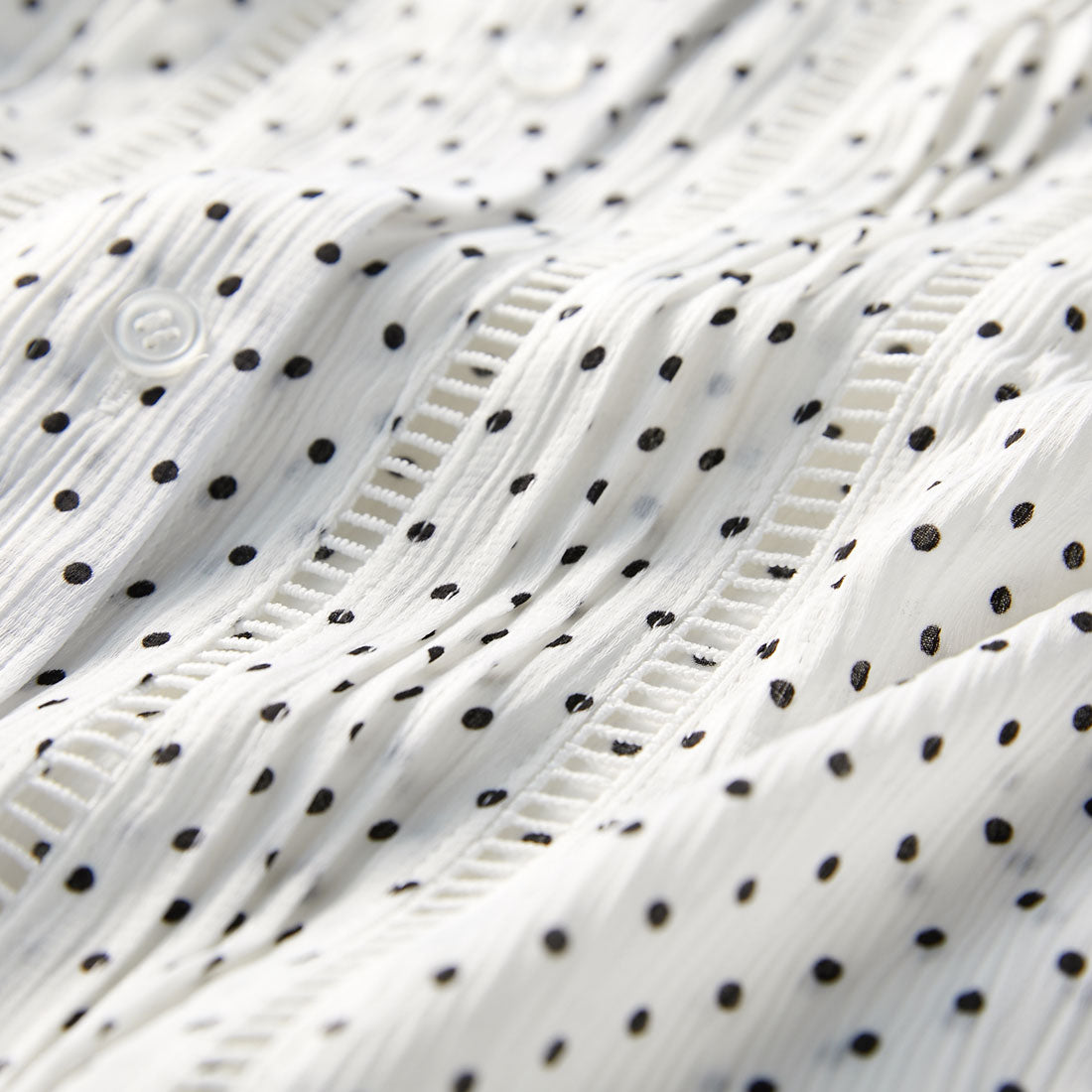 ジーラ GeeRA ドット柄ピンタックブラウス