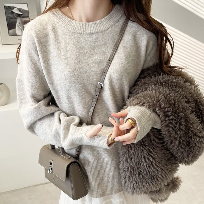 ジーラ GeeRA ふわふわ指穴クルーネックニット,ベージュ