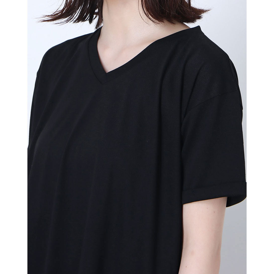 RANAN RANAN Contact Cool Feeling Loose Silhouette V-Neck T-Shirt