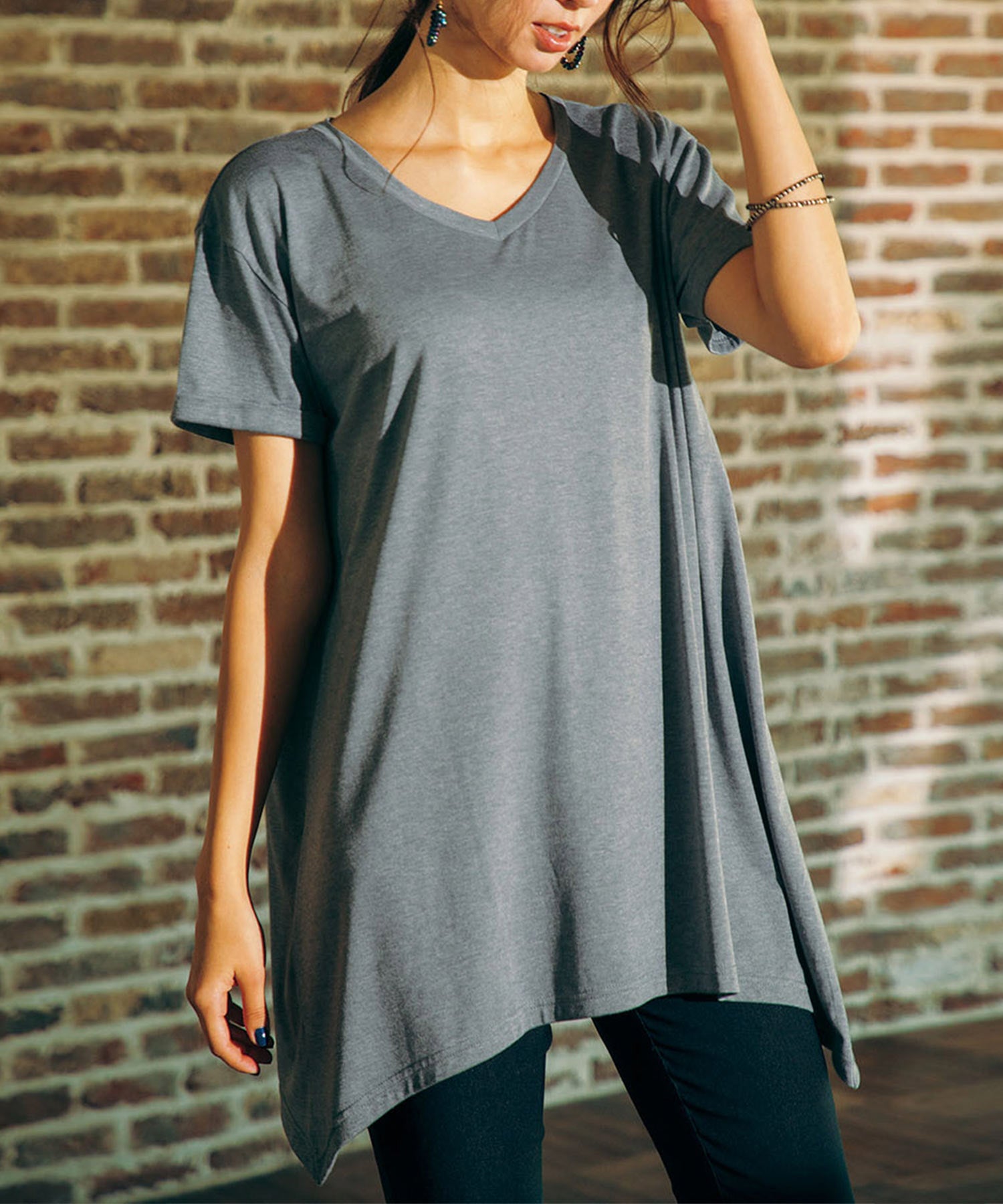 RANAN RANAN Contact Cool Feeling Loose Silhouette V-Neck T-Shirt