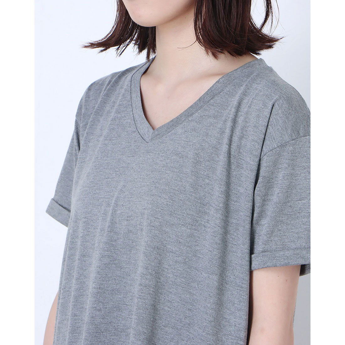 RANAN RANAN Contact Cool Feeling Loose Silhouette V-Neck T-Shirt