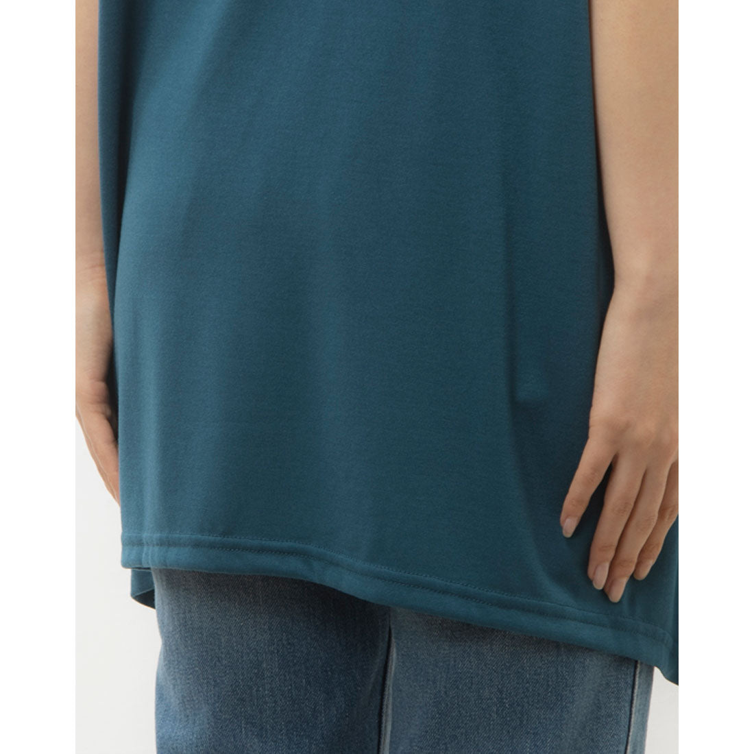 RANAN RANAN Contact Cool Feeling Loose Silhouette V-Neck T-Shirt