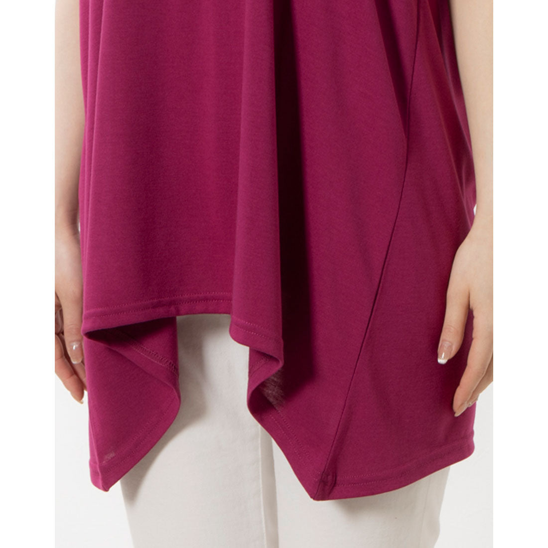 RANAN RANAN Contact Cool Feeling Loose Silhouette V-Neck T-Shirt