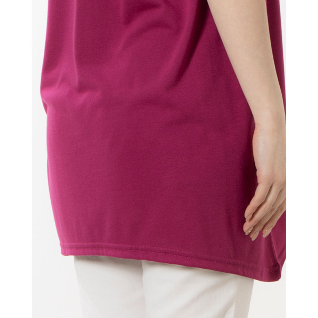 RANAN RANAN Contact Cool Feeling Loose Silhouette V-Neck T-Shirt