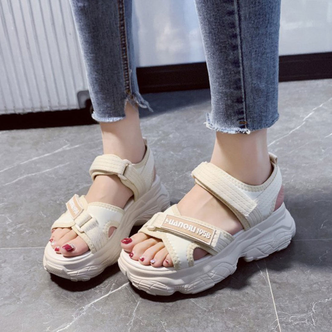 ロディック Rodic 厚底スポーツサンダル (ベージュ) ベージュ