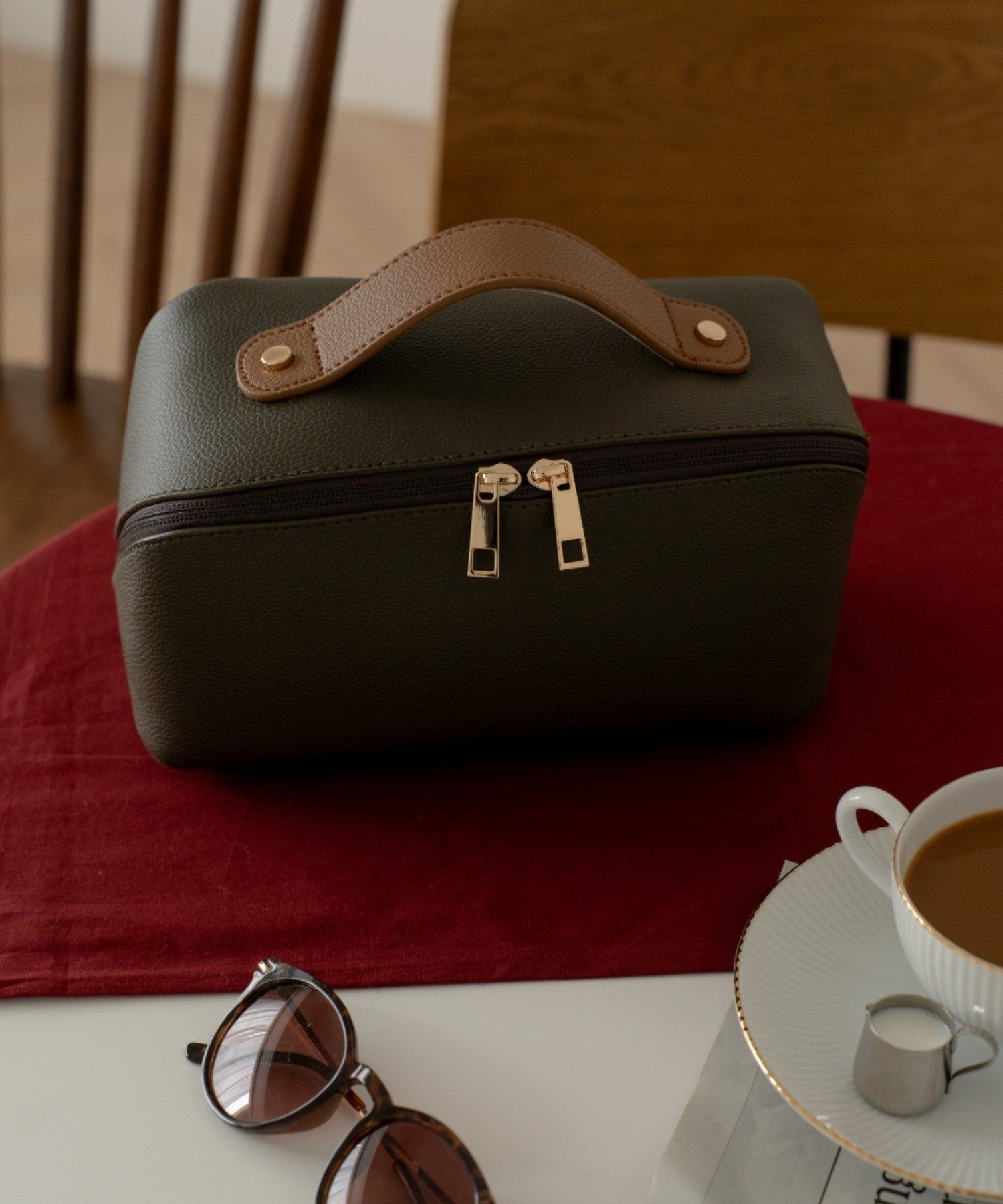 Rename Rename Rename 【With removable pouch】【Opens 180 degrees