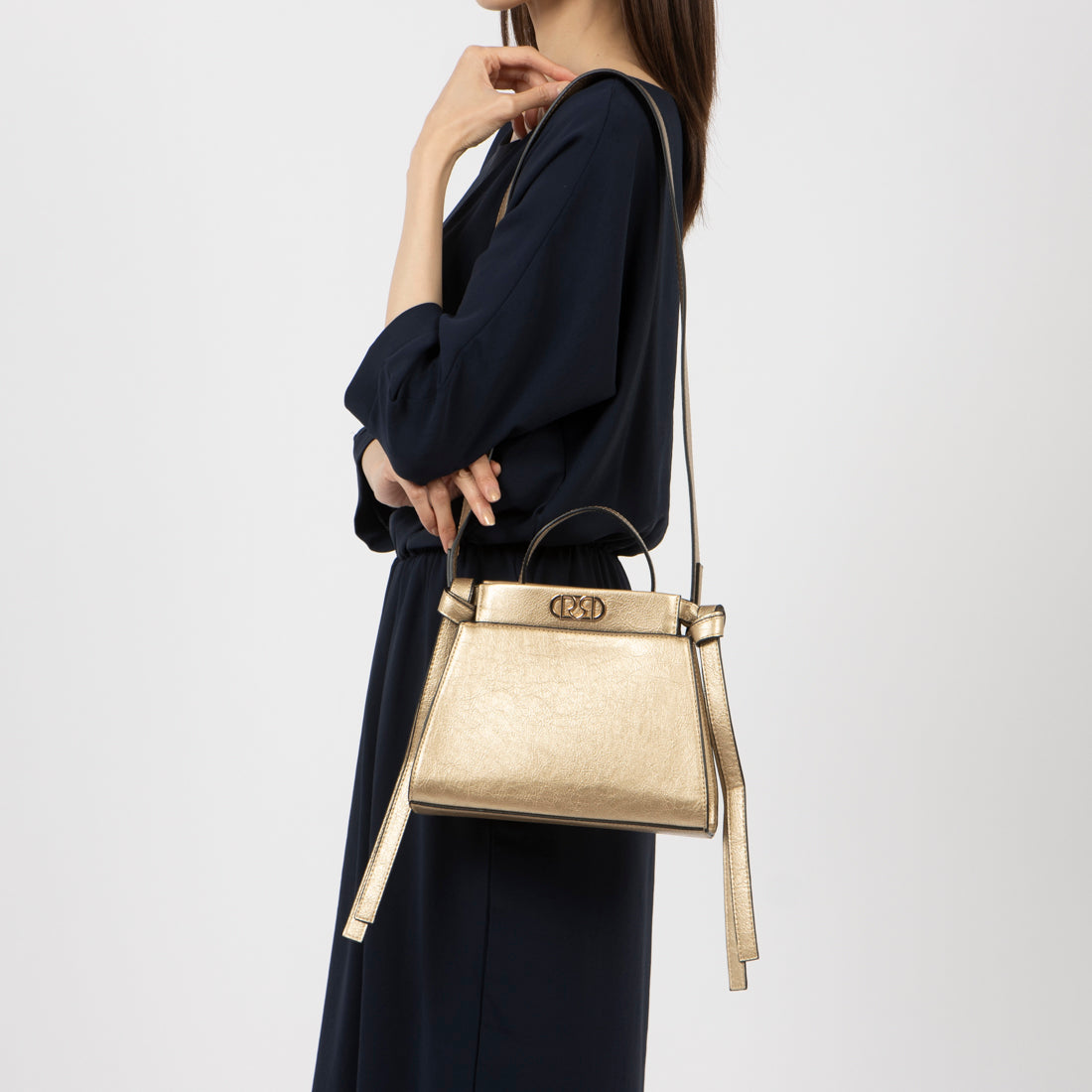 リナシメント RINASCIMENTO RロゴハンドBAG (Oro) Oro