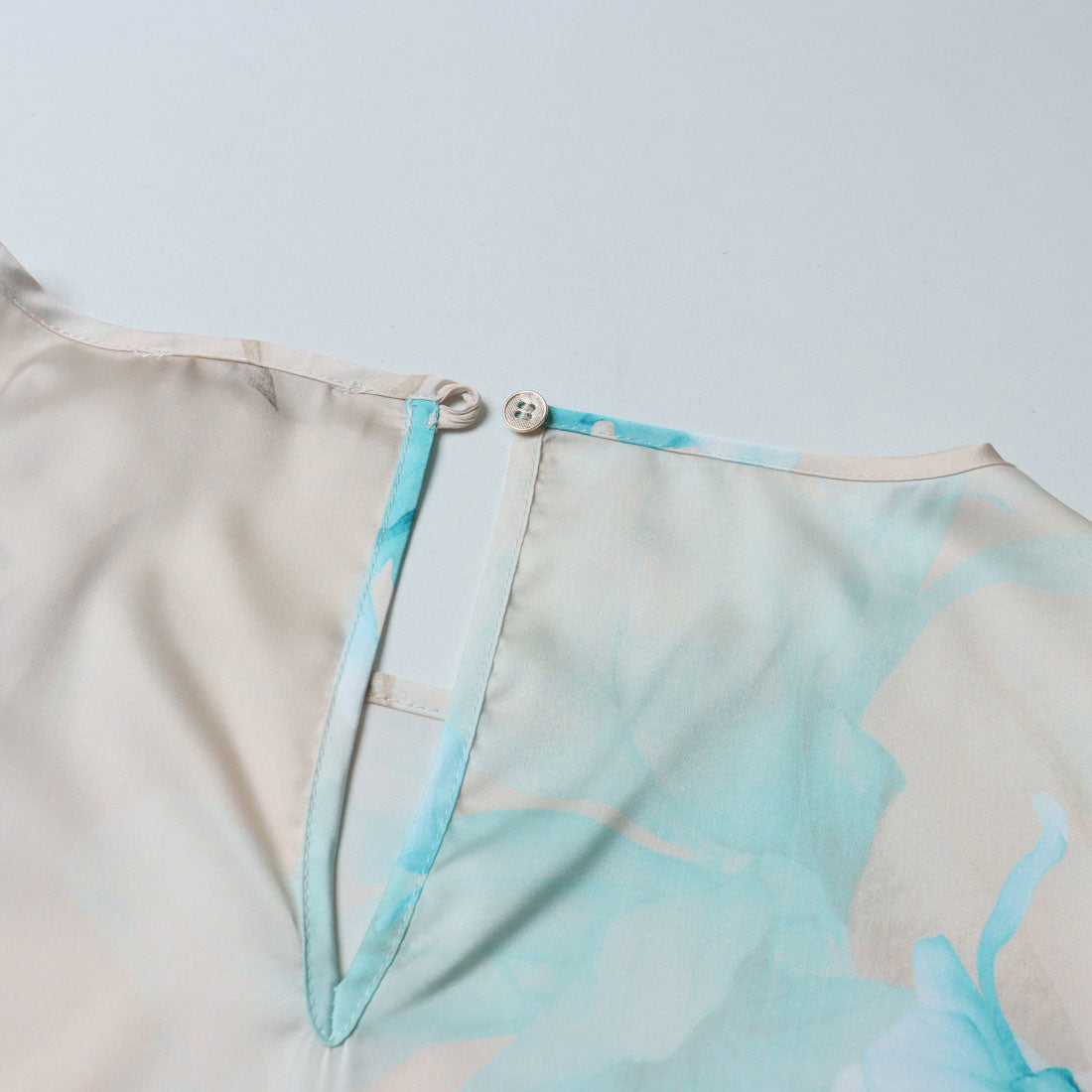 リナシメント RINASCIMENTO フラワーブラウス (var.Turchese) var.Turchese