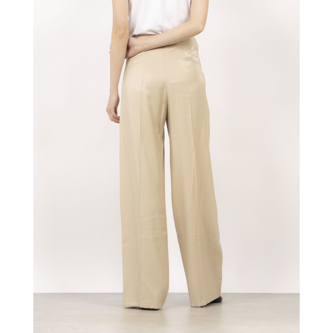 リナシメント RINASCIMENTO センタープレスシャイニーワイドパンツ (Beige) Beige