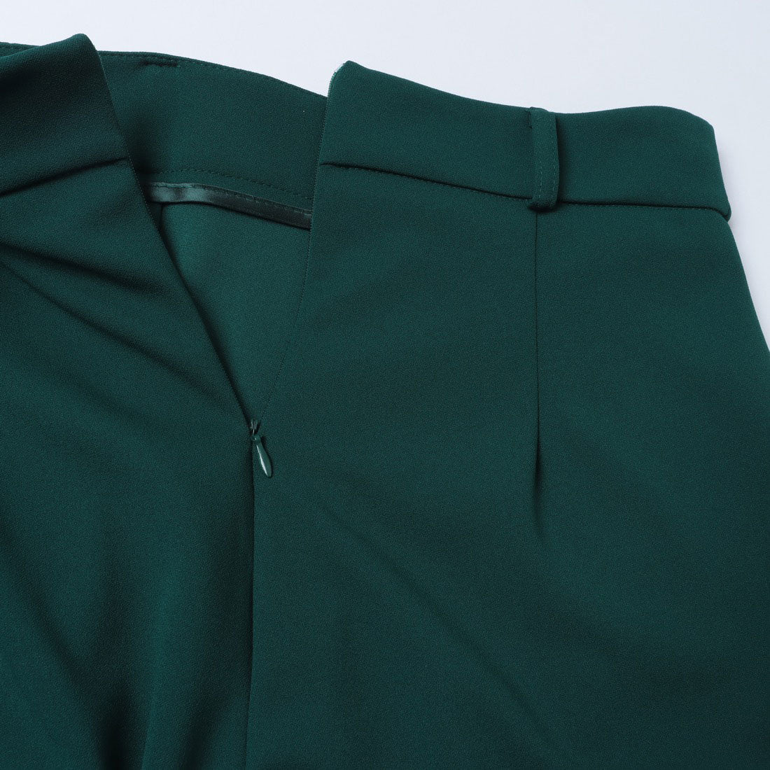 リナシメント RINASCIMENTO Cバックルベルトパンツ (Verde) Verde