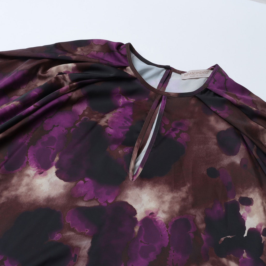 リナシメント RINASCIMENTO 水彩ペイント柄ボリュームスリーブBL (var.Cioccolato) var.Cioccolato