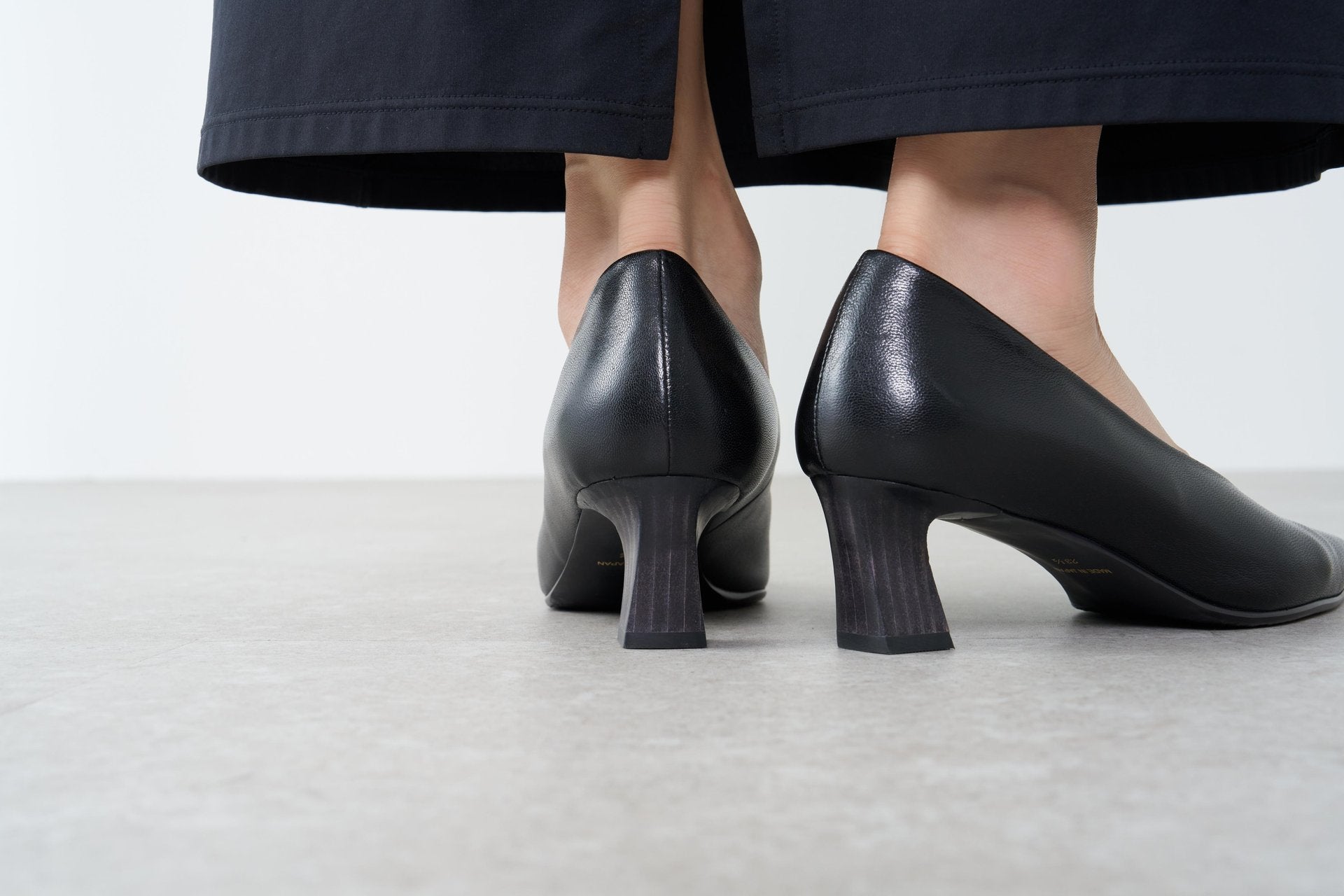 ラボ キゴシ ワークス RABOKIGOSHI works 5cmポインテッドトウプレーンパンプス (ダークパープル) ダークパープル