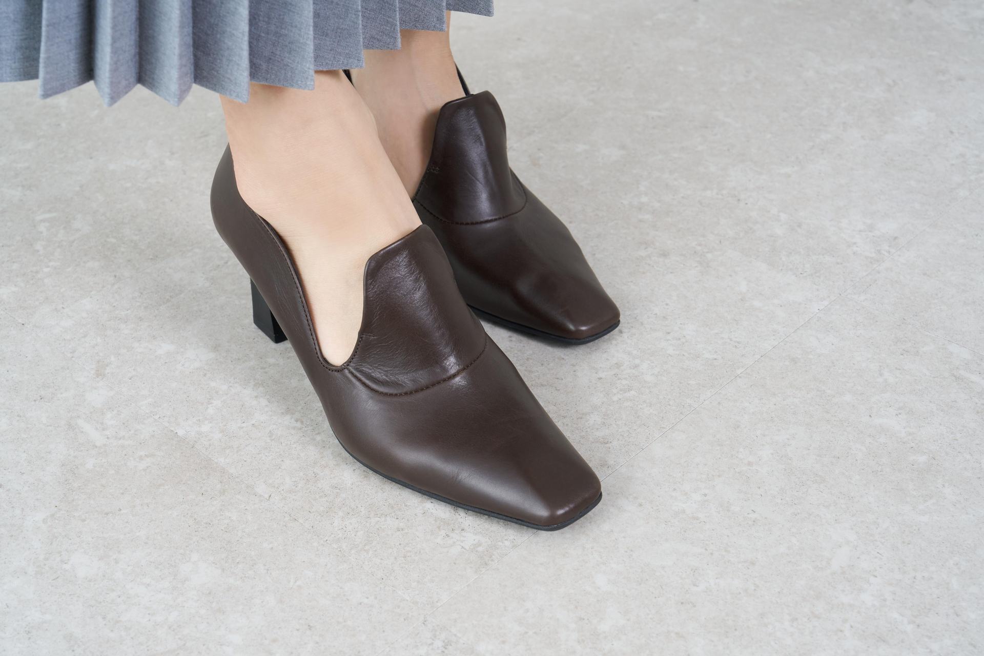 ラボ キゴシ ワークス RABOKIGOSHI works 7cmスクエアトウカットワークパンプス (ブラック) ブラック