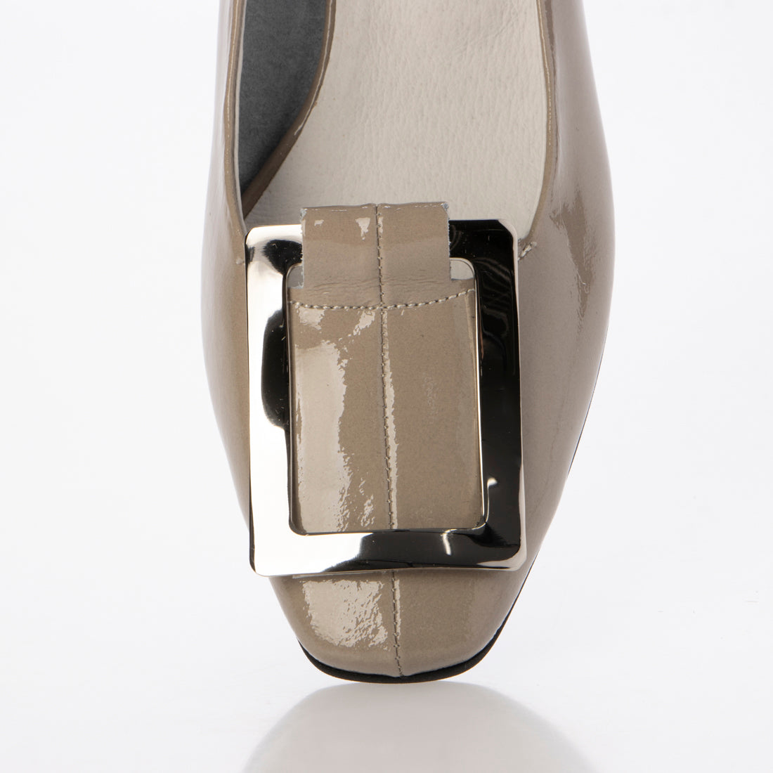 ラボ キゴシ ワークス RABOKIGOSHI works フラット本革スクエアトウバックル付きパンプス (サンド) サンド