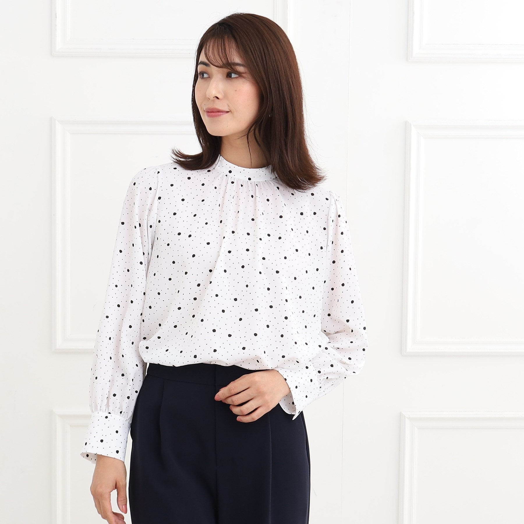 リフレクト Reflect 【フォーマル/入卒/ママスーツ/マシンウォッシュ可】ドットプリントブラウス (オフホワイト(103)) オフホワイト(103)