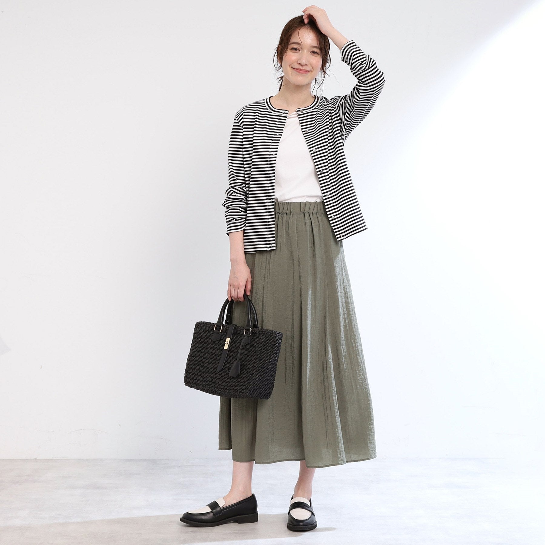 リフレクト Reflect 【E-QUALITY/手洗い可/一枚着でも◎】ドット風ボタンカーディガン (ブラック(319)) ブラック(319)