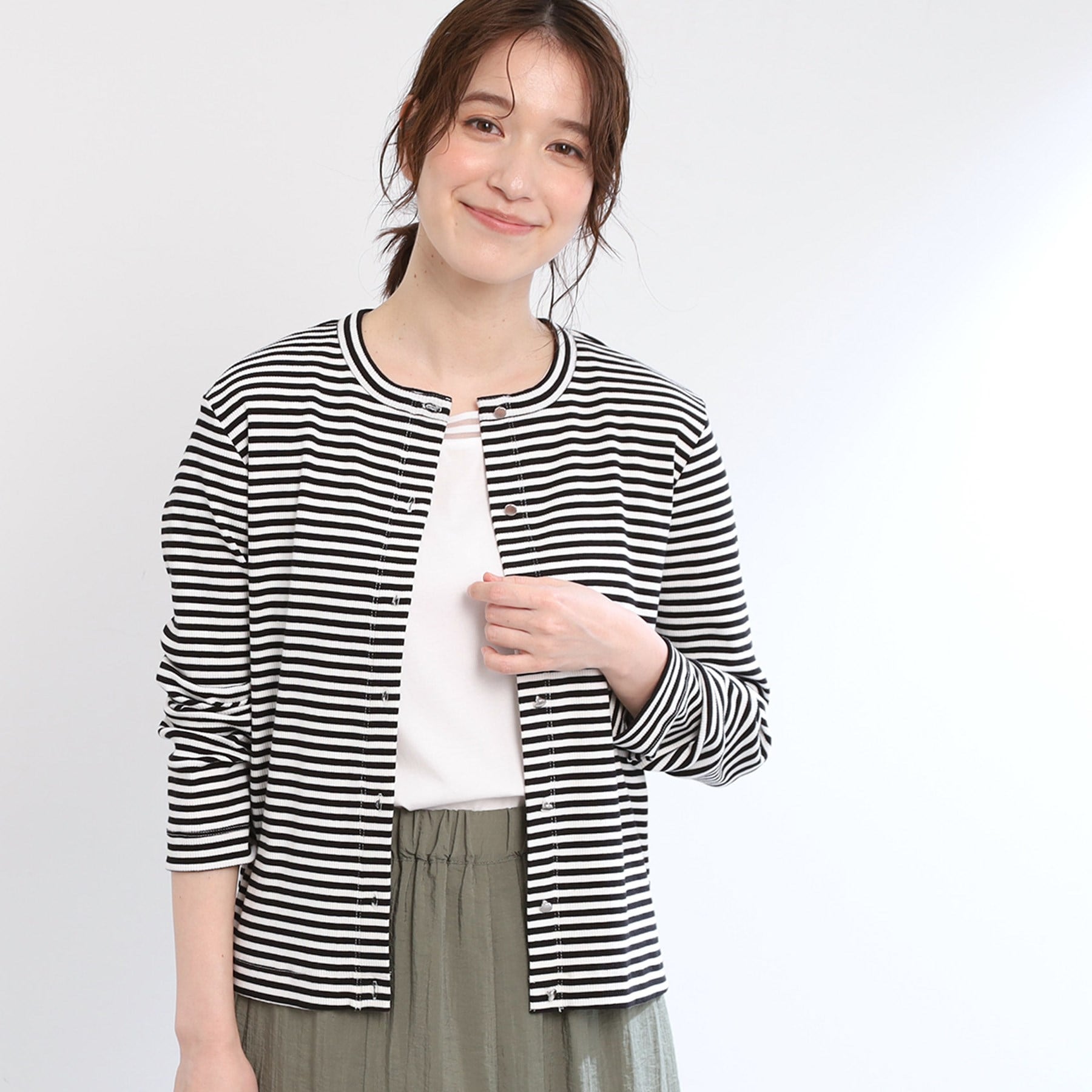 リフレクト Reflect 【E-QUALITY/手洗い可/一枚着でも◎】ドット風ボタンカーディガン (ブラック(319)) ブラック(319)