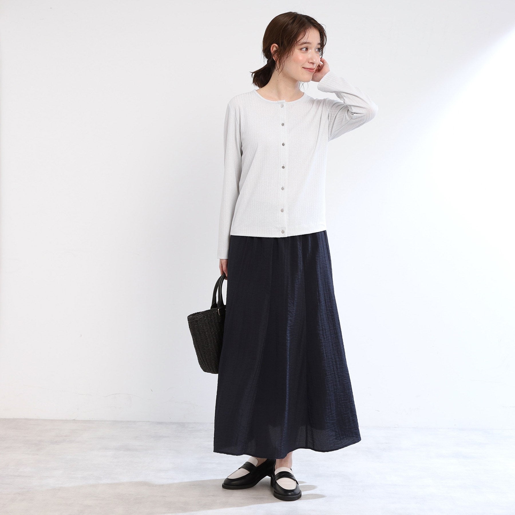 リフレクト Reflect 【E-QUALITY/手洗い可/一枚着でも◎】ラメ入りドット風ボタンカーディガン (ライトグレー(010)) ライトグレー(010)