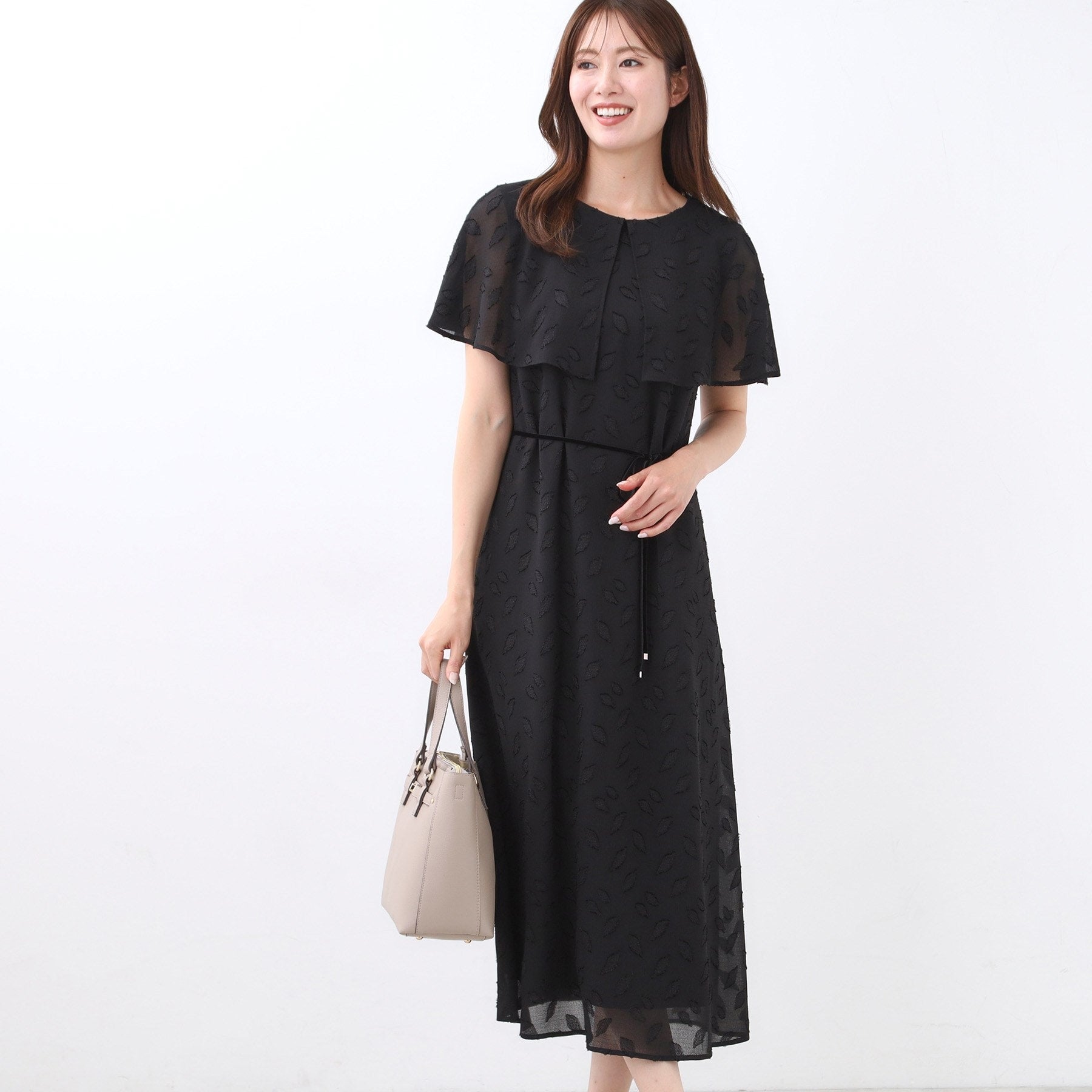 リフレクト Reflect 【撥水/二の腕カバー/付属リボン付き】ケープデザインノースリーブワンピース (ブラウン(443)) ブラウン(443)