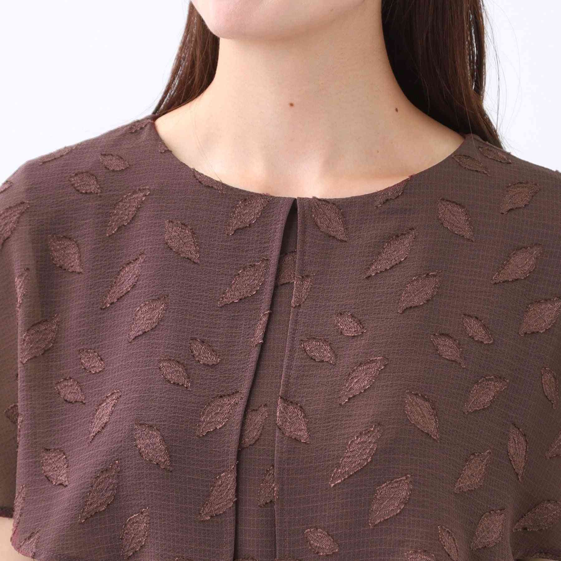 リフレクト Reflect 【撥水/二の腕カバー/付属リボン付き】ケープデザインノースリーブワンピース (ブラウン(443)) ブラウン(443)