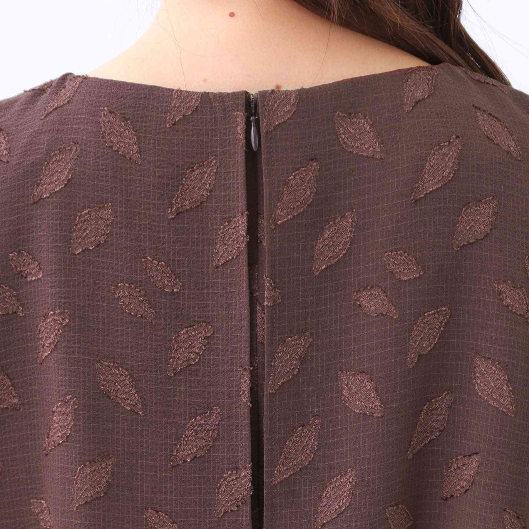 リフレクト Reflect 【撥水/二の腕カバー/付属リボン付き】ケープデザインノースリーブワンピース (ブラウン(443)) ブラウン(443)