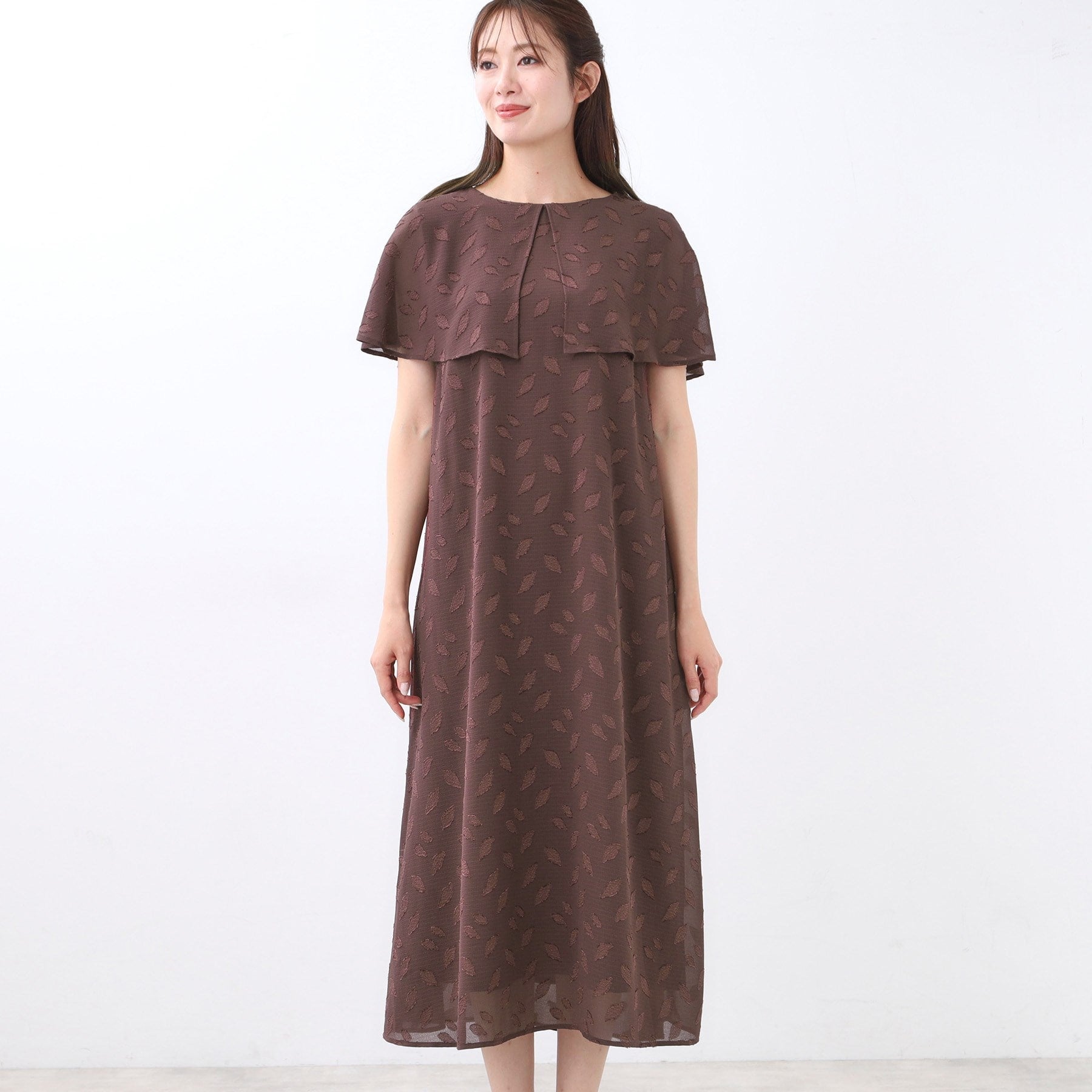 リフレクト Reflect 【撥水/二の腕カバー/付属リボン付き】ケープデザインノースリーブワンピース (ブラウン(443)) ブラウン(443)