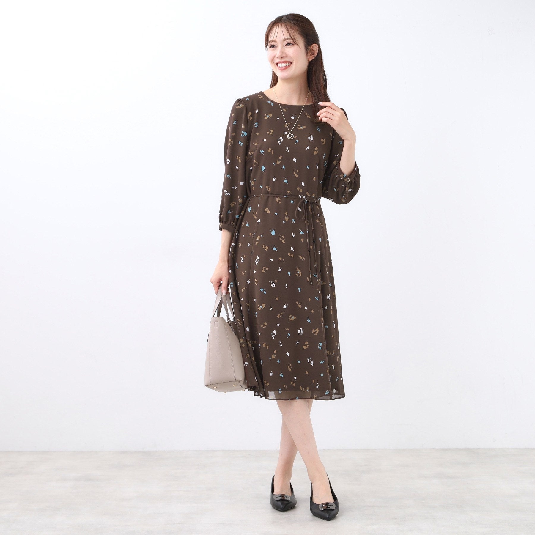 リフレクト Reflect 【ウエストリボン付き】フレアプリントワンピース (ネイビー(194)) ネイビー(194)