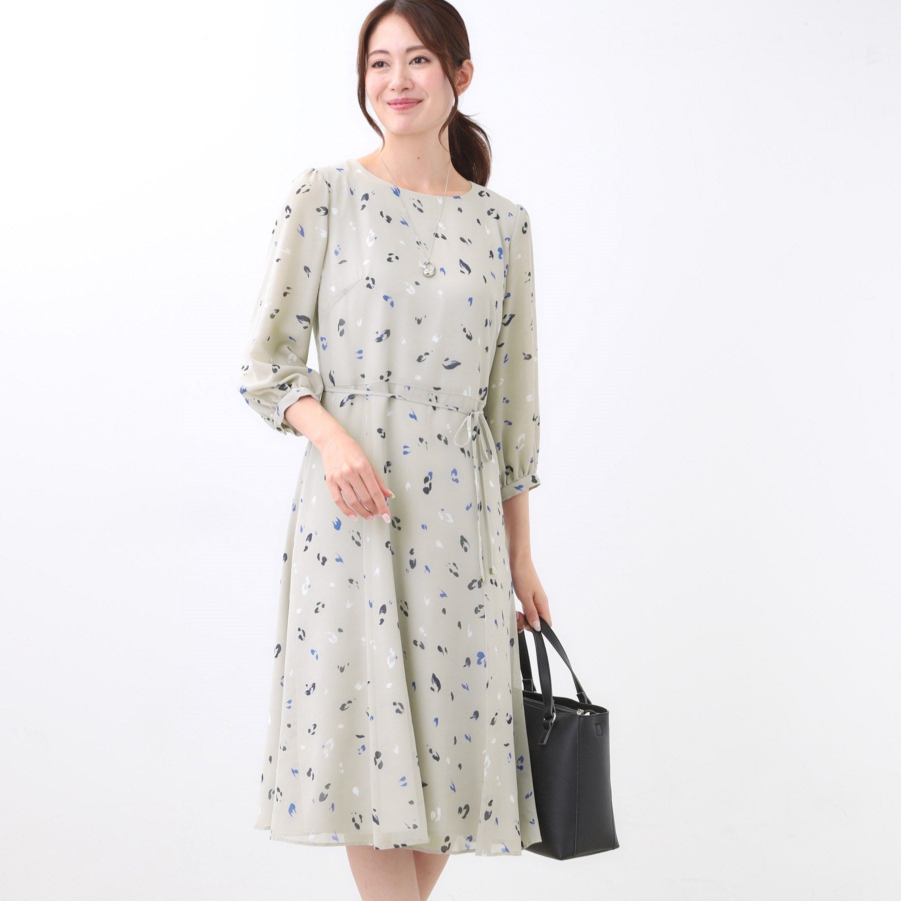 リフレクト Reflect 【ウエストリボン付き】フレアプリントワンピース (ネイビー(194)) ネイビー(194)