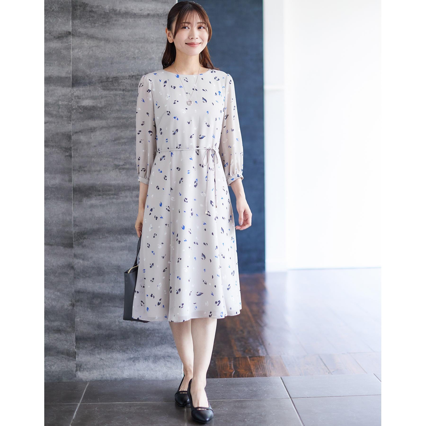 リフレクト Reflect 【ウエストリボン付き】フレアプリントワンピース (ネイビー(194)) ネイビー(194)