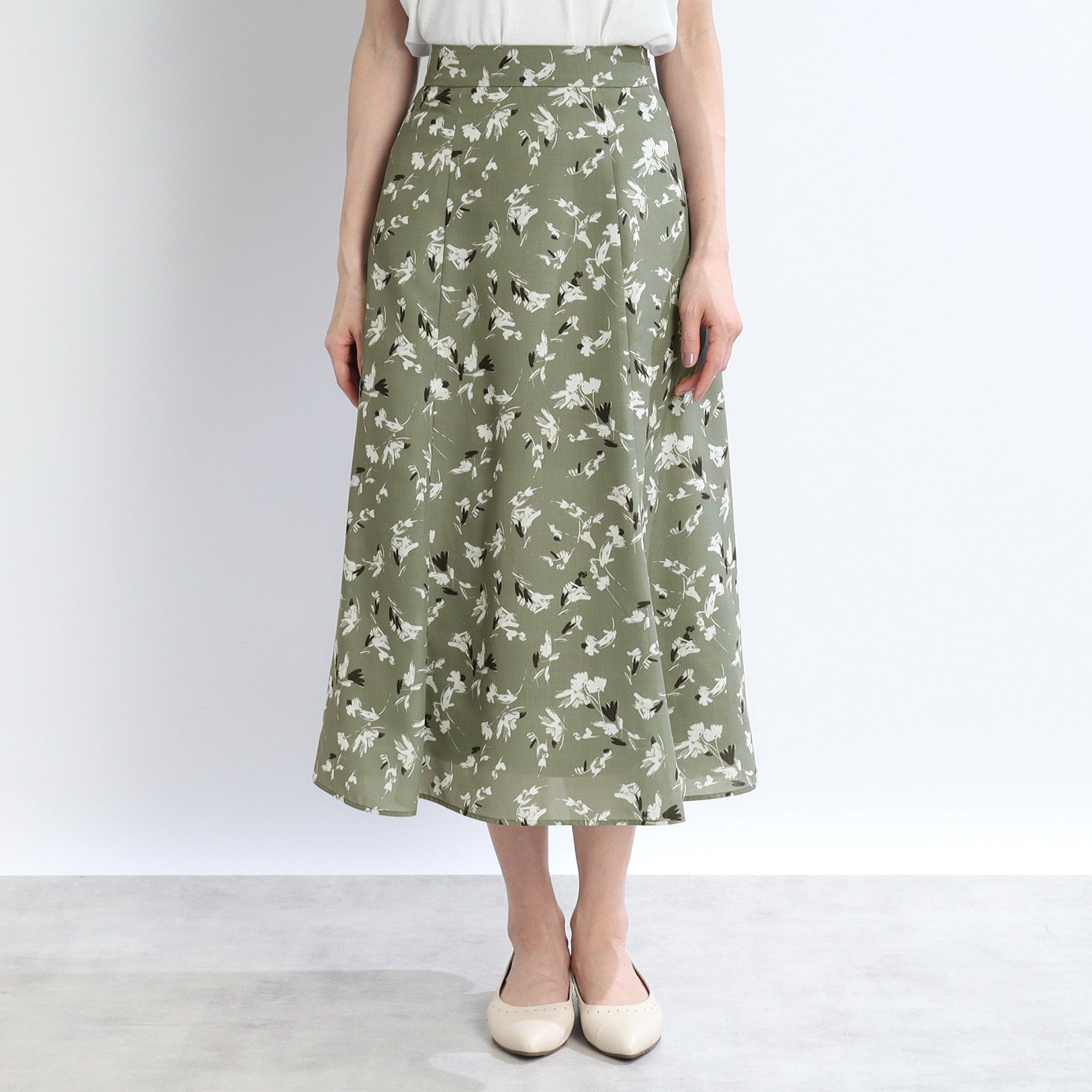 リフレクト Reflect 【マシンウォッシュ可】フラワー柄フレアスカート (オフホワイト(103)) オフホワイト(103)