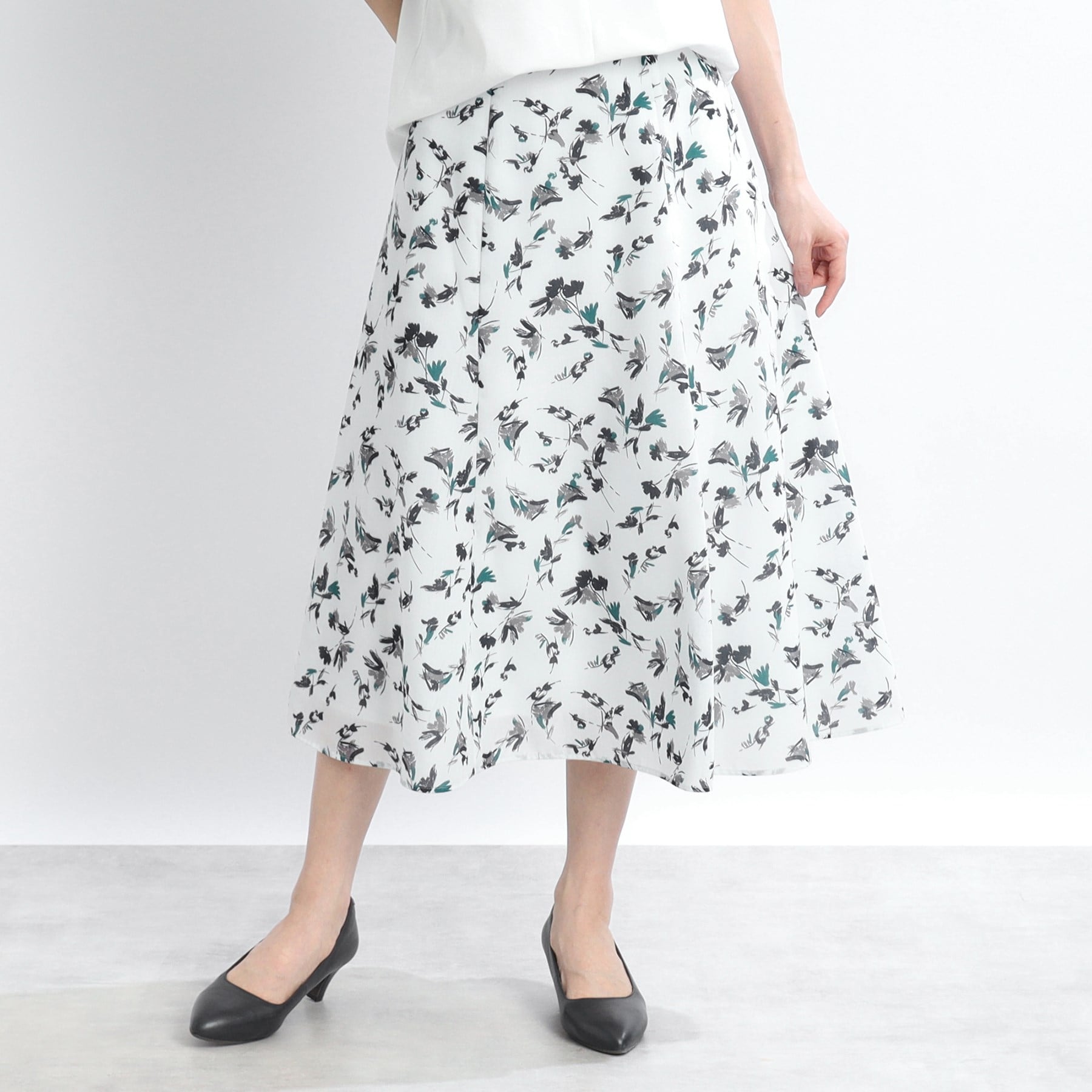 リフレクト Reflect 【マシンウォッシュ可】フラワー柄フレアスカート (オフホワイト(103)) オフホワイト(103)