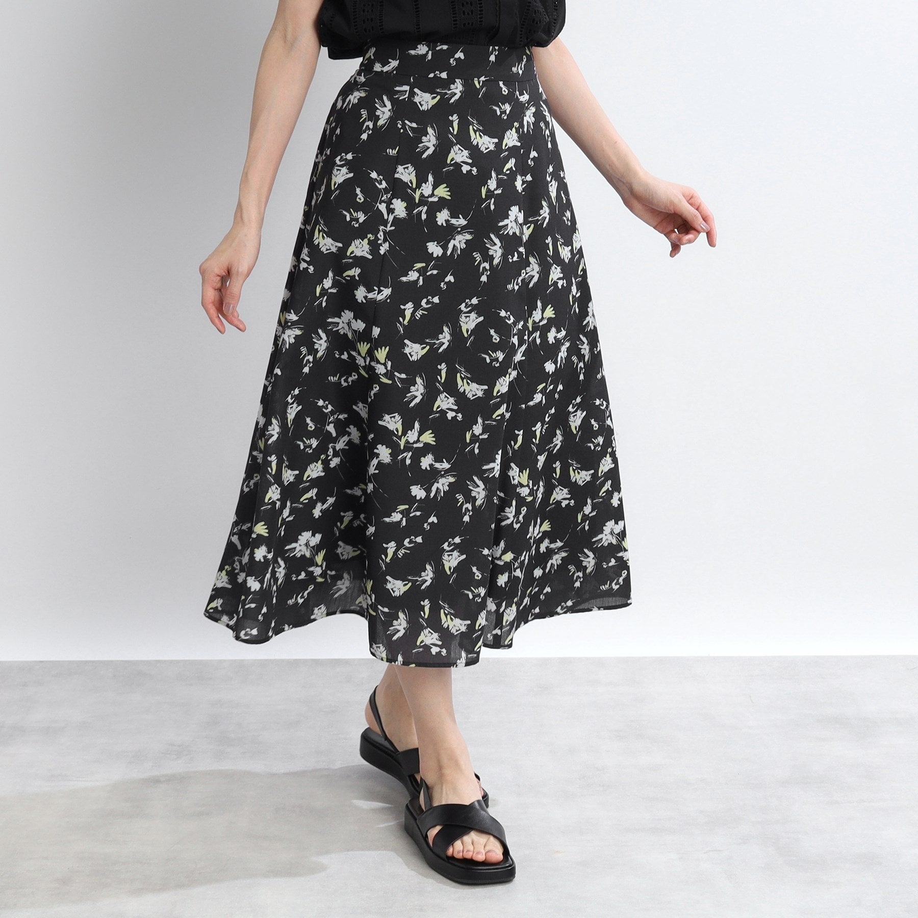 リフレクト Reflect 【マシンウォッシュ可】フラワー柄フレアスカート (オフホワイト(103)) オフホワイト(103)