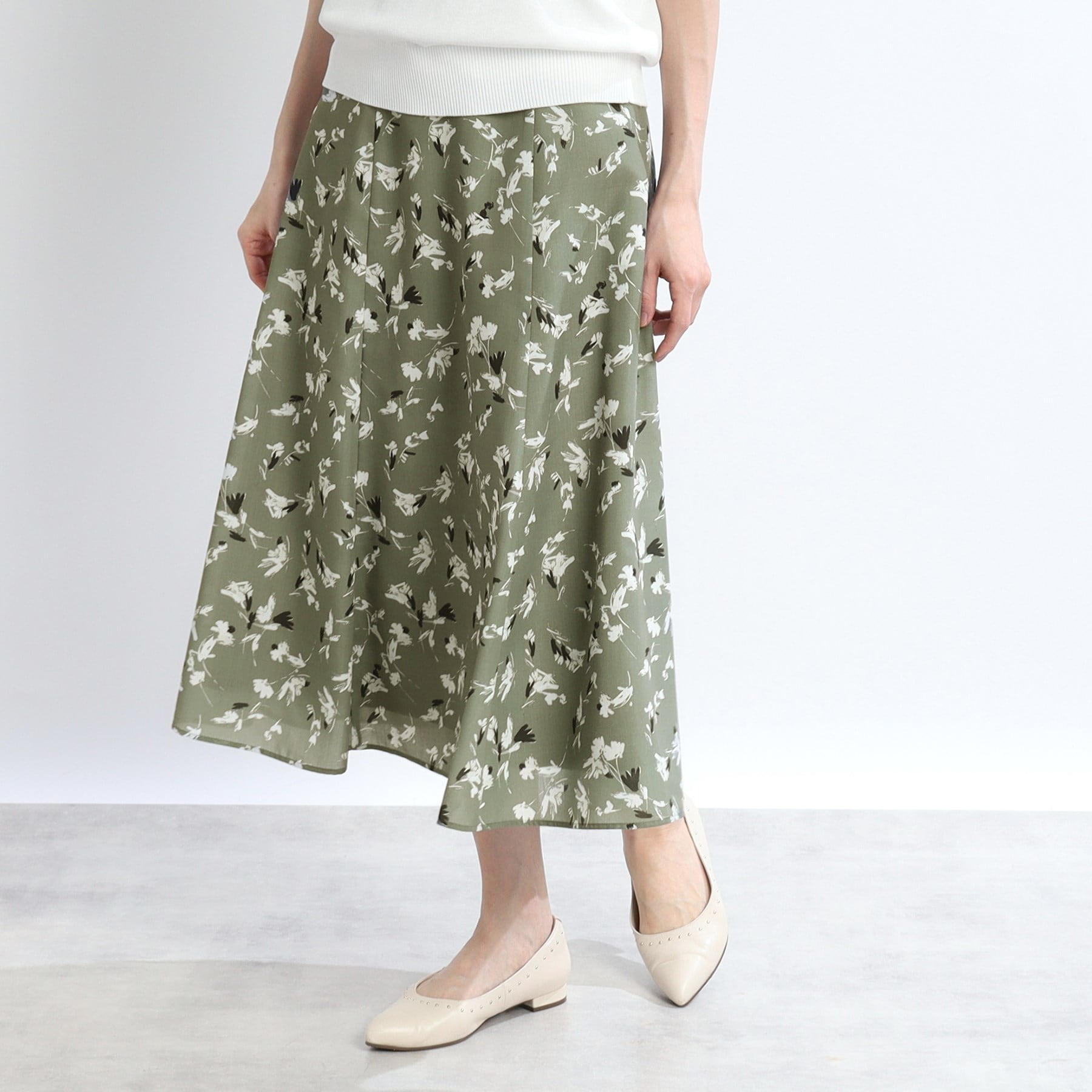 リフレクト Reflect 【マシンウォッシュ可】フラワー柄フレアスカート (オフホワイト(103)) オフホワイト(103)