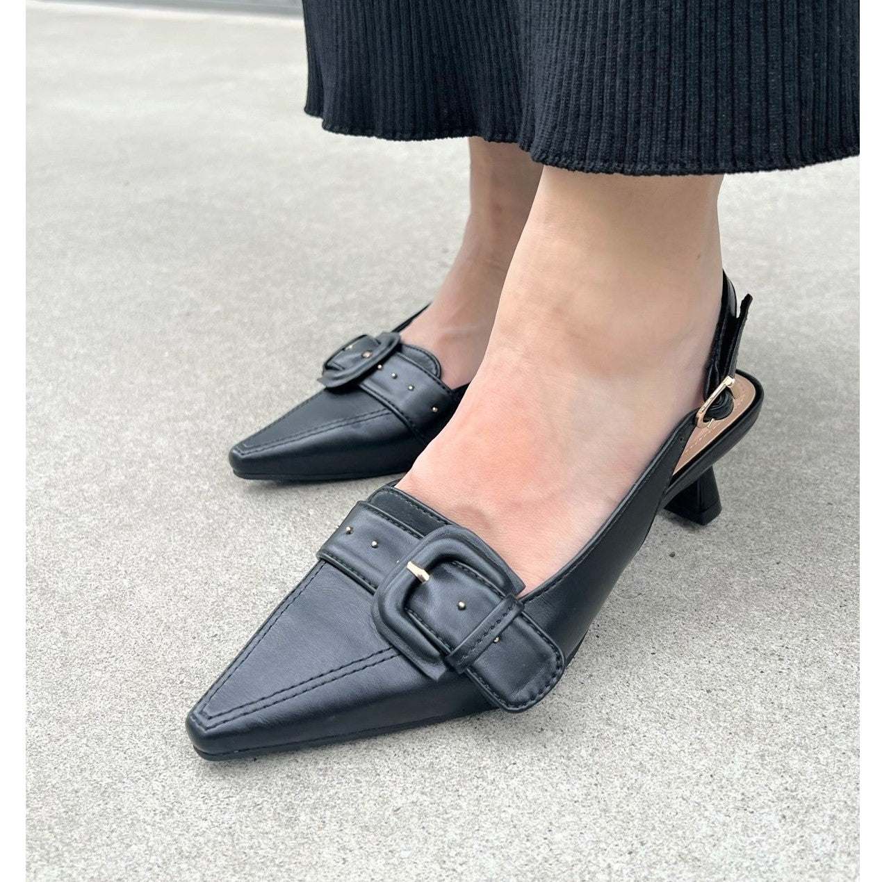 リゾイ REZOY ベルテッドデザインバックストラップLOWヒールパンプス