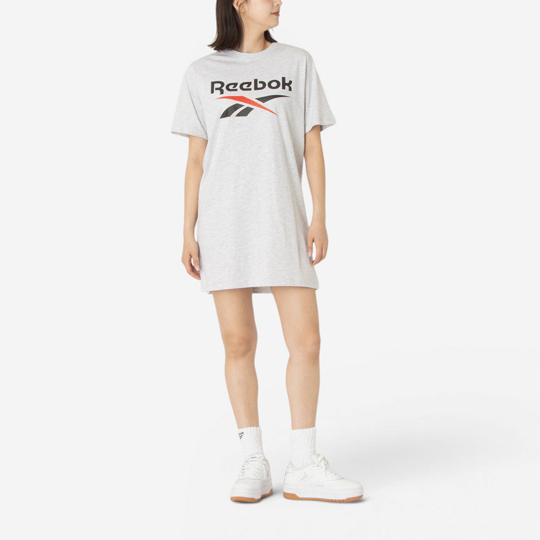 2カラーロゴ オーバーサイズ Tシャツドレス / ID 2-COLOR LOGO OVERSIZED T-SHIRT DRESS (グレー) グレー