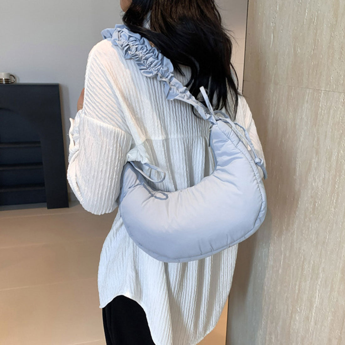 リアルスタイル REAL STYLE 肩背包 手提包 女士 垫子 半月型 輕便 輕量 小巧 迷你 可愛 時尚 可愛 褶邊 韓國