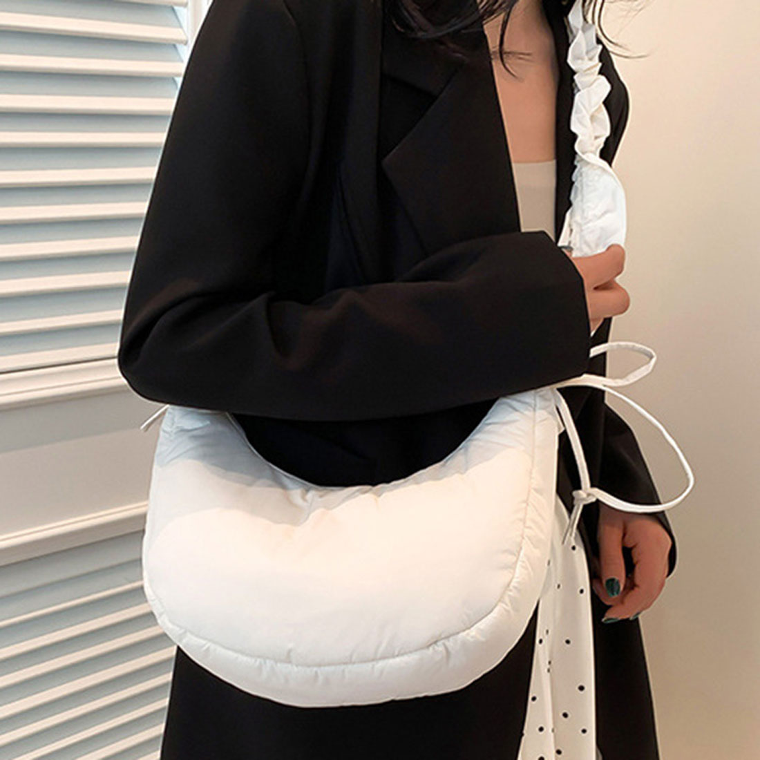 リアルスタイル REAL STYLE 肩背包 手提包 女士 垫子 半月型 輕便 輕量 小巧 迷你 可愛 時尚 可愛 褶邊 韓國