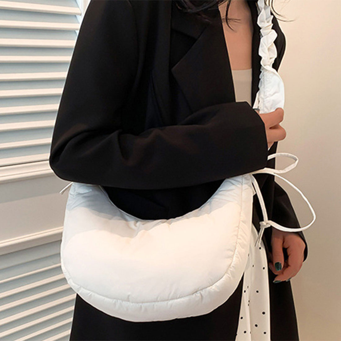 リアルスタイル REAL STYLE 肩背包 手提包 女士 垫子 半月型 輕便 輕量 小巧 迷你 可愛 時尚 可愛 褶邊 韓國