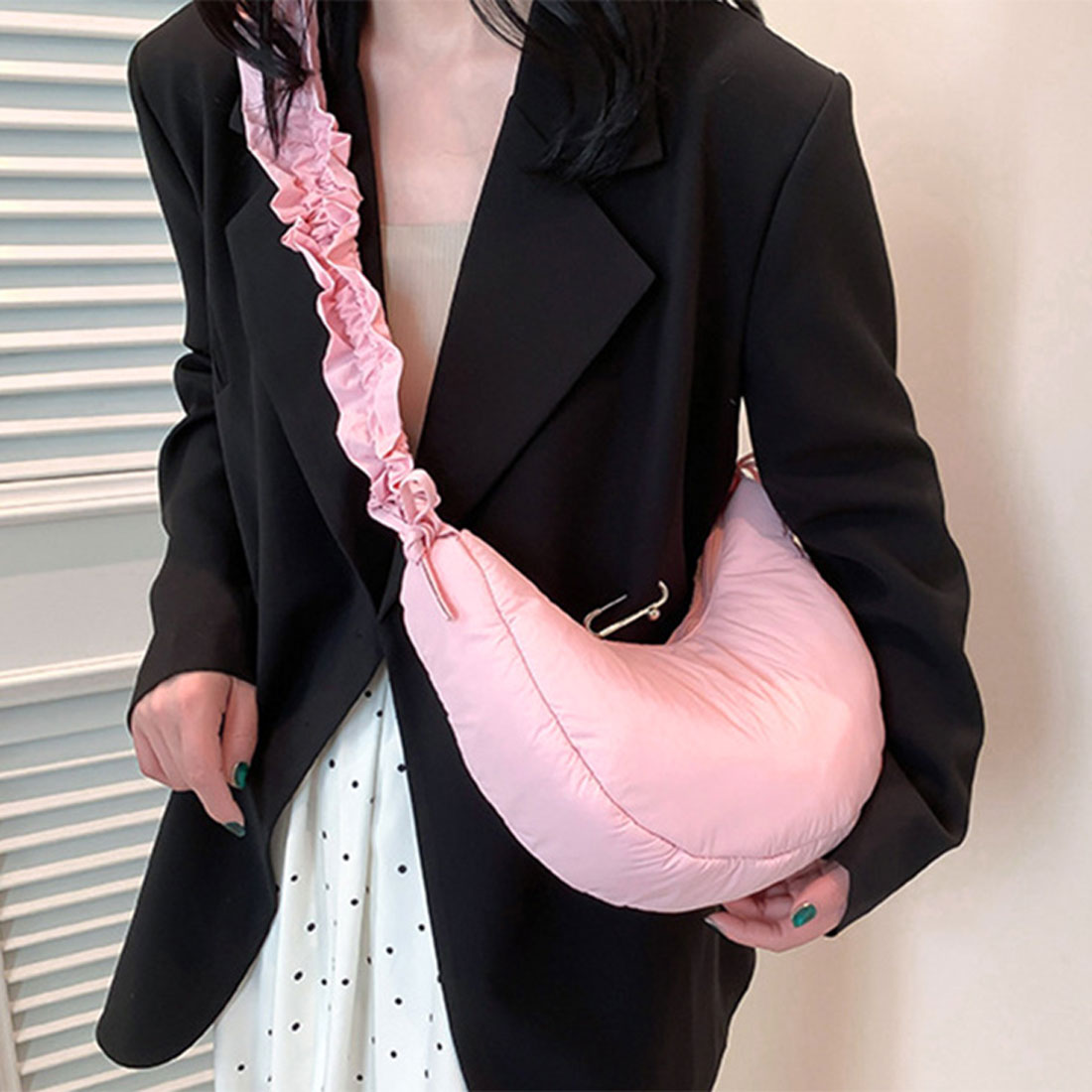 リアルスタイル REAL STYLE 肩背包 手提包 女士 垫子 半月型 輕便 輕量 小巧 迷你 可愛 時尚 可愛 褶邊 韓國