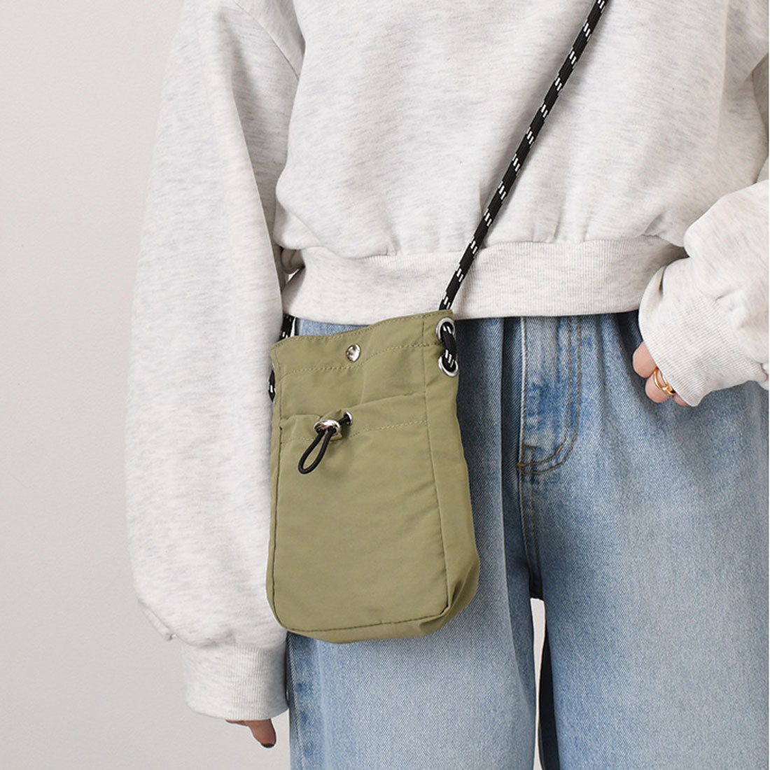Real Style Pouch Shoulder Bag for Men and Women Smartphone Mini Drawstring nylon Small Lightweight Accessory Holder Shoulder Wallet Stylish Water-Resistant Outdoor