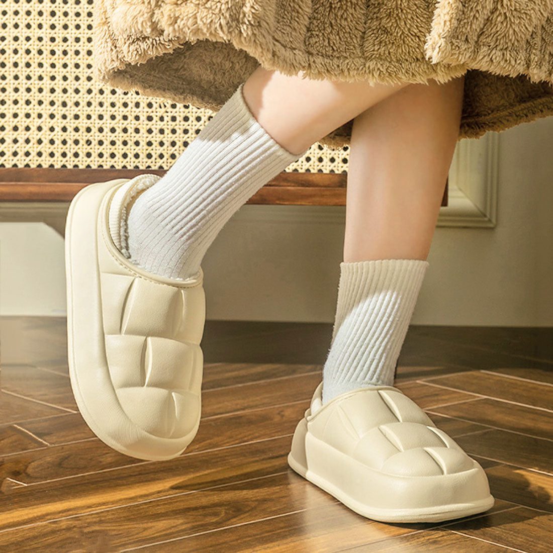 リアルスタイル REAL STYLE 沙灘拖鞋 女士 厚底 毛絨 鞋子 懶人鞋 拖鞋 冬季 外穿 室內 有跟 鞋面鞋 輕量 防寒 保暖 暖和