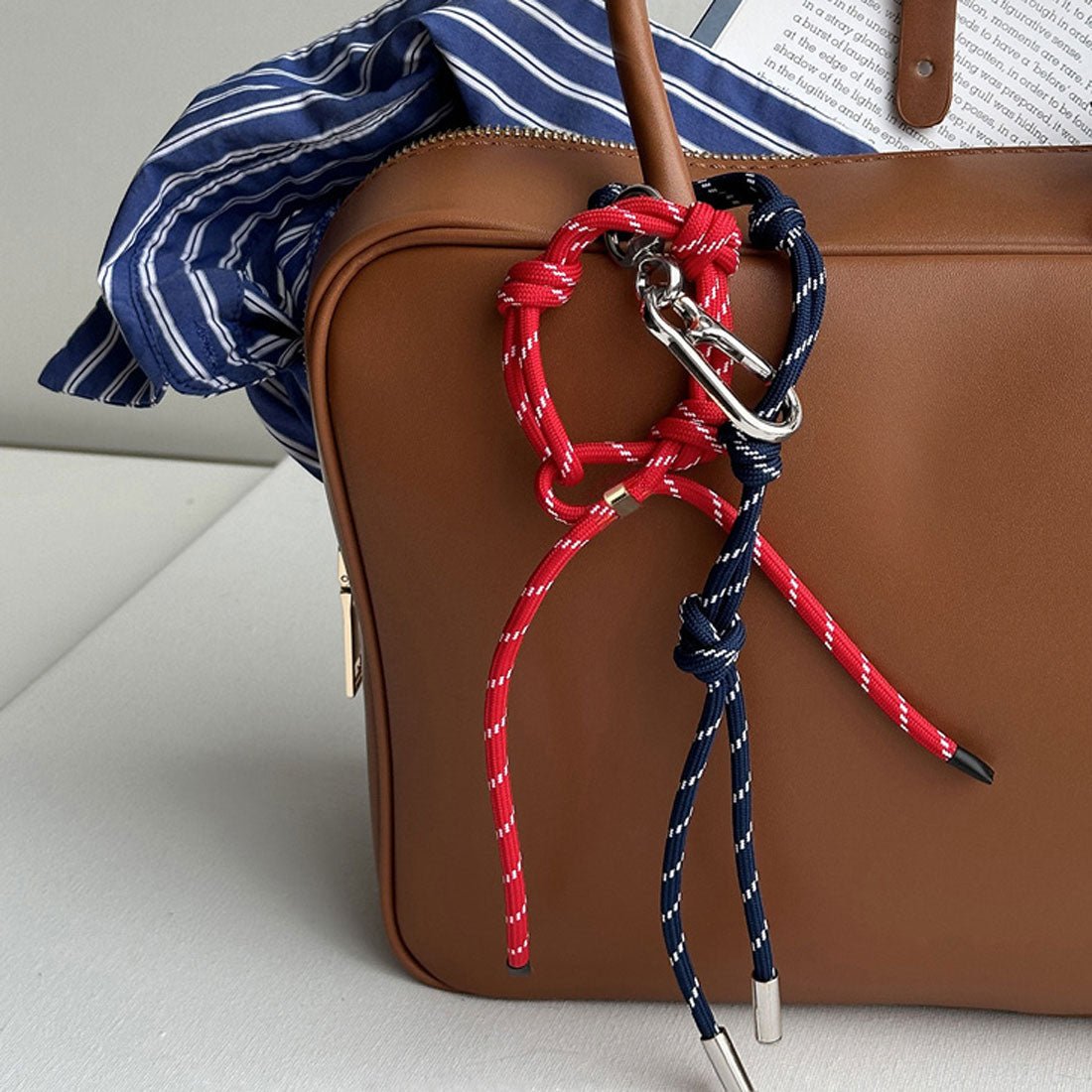 リアルスタイル REAL STYLE パラコード チャーム ストラップ キーホルダー バッグ スマホ アクセサリー ハンドストラップ おしゃれ 車 鍵 カラビナ かわいい トレンド
