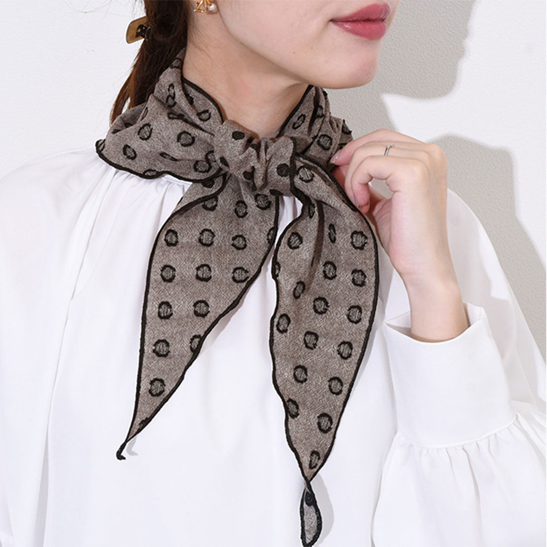 リアルスタイル REAL STYLE スカーフ ストール バンダナ ネックカバー 付け襟 つけ襟 レディース 夏 UV 紫外線 冷房対策 薄手 綿 コットン100% 三角 ドット (モカブラウン) モカブラウン