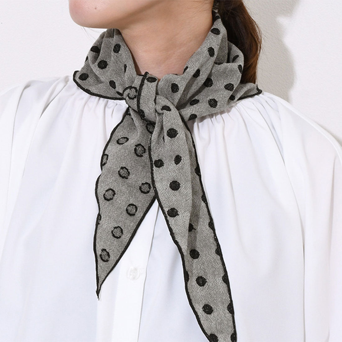 リアルスタイル REAL STYLE スカーフ ストール バンダナ ネックカバー 付け襟 つけ襟 レディース 夏 UV 紫外線 冷房対策 薄手 綿 コットン100% 三角 ドット (グレー) グレー