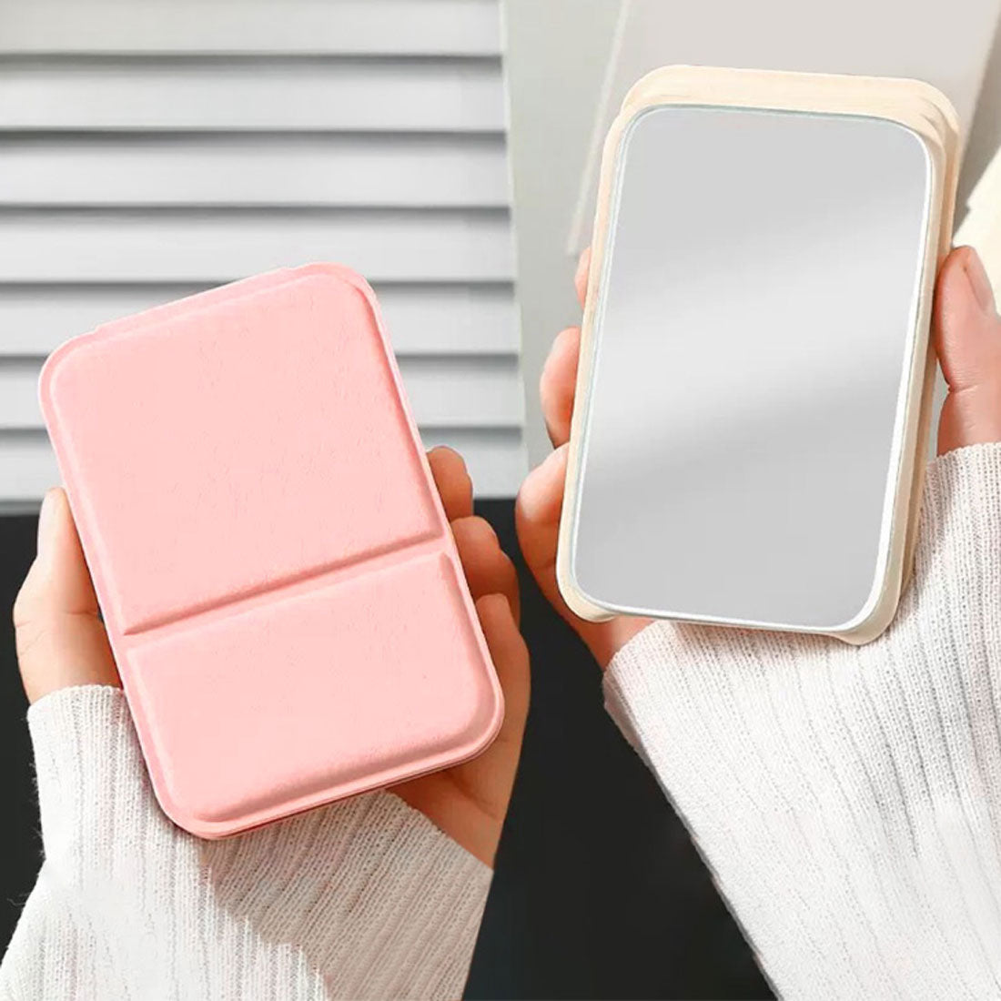 リアルスタイル REAL STYLE コンパクトミラー 卓上ミラー 鏡 折りたたみ おしゃれ 化粧 メイク 小さい 持ち運び 携帯 スタンド 収納 角度調整 調節 フレームレス (アイボリー) アイボリー