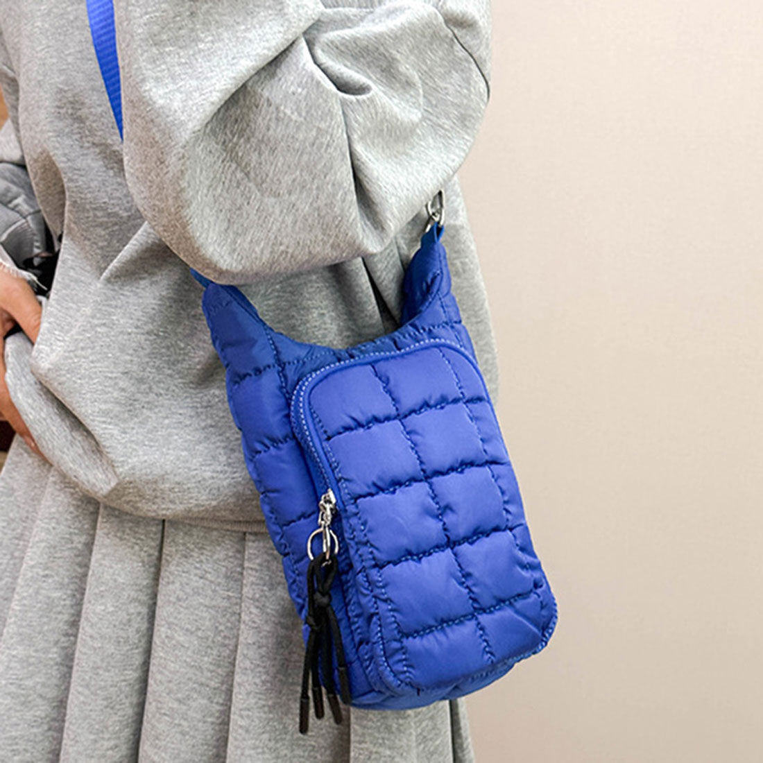 リアルスタイル REAL STYLE ペットボトルホルダー 水筒カバー スマホポーチ ケース ショルダー 斜めがけ ポケット キルティング パフ おしゃれ かわいい キッズ 大人 (ブルー) ブルー